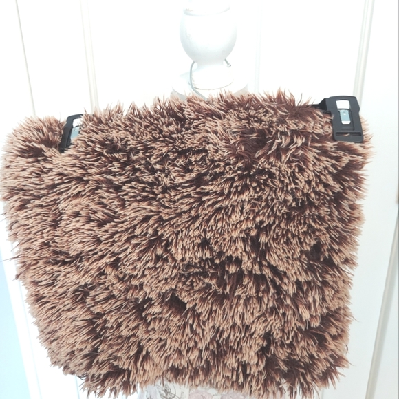 Steve Madden Infinity Scarf - Picture 4 of 5